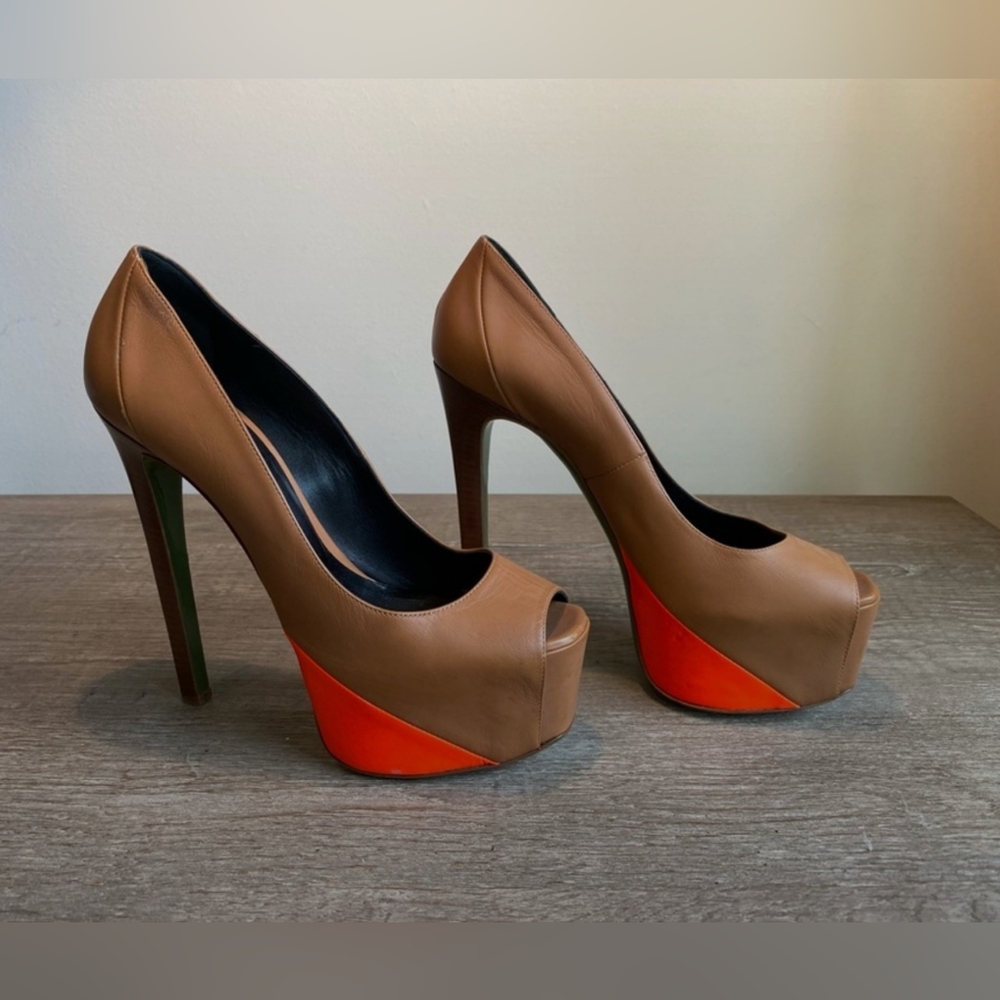 RUTHIE DAVIS HAMEL LEATHER NEON PLATFORM PUMP